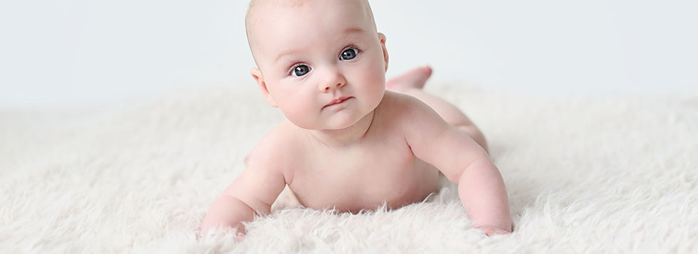 Baby care καθαρισμός χαλιών με υποαλλεργικά απορρυπαντικά που δεν αφήνουν υπολείμματα